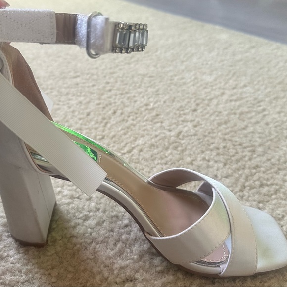 White Peep Toe Heels - Picture 6 of 8